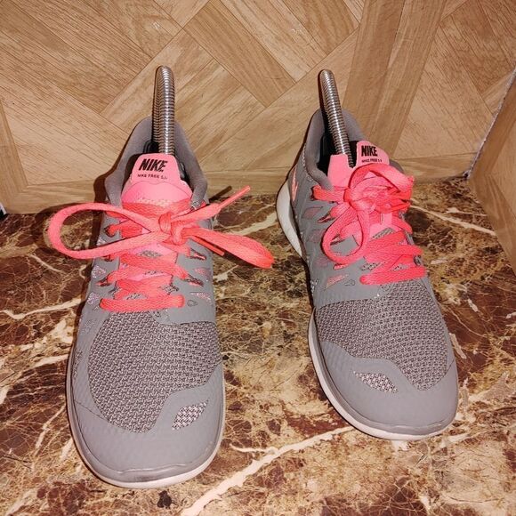 Nike women's Free 5.0 642199-200 gray running shoes size 6.   753 - Picture 9 of 12